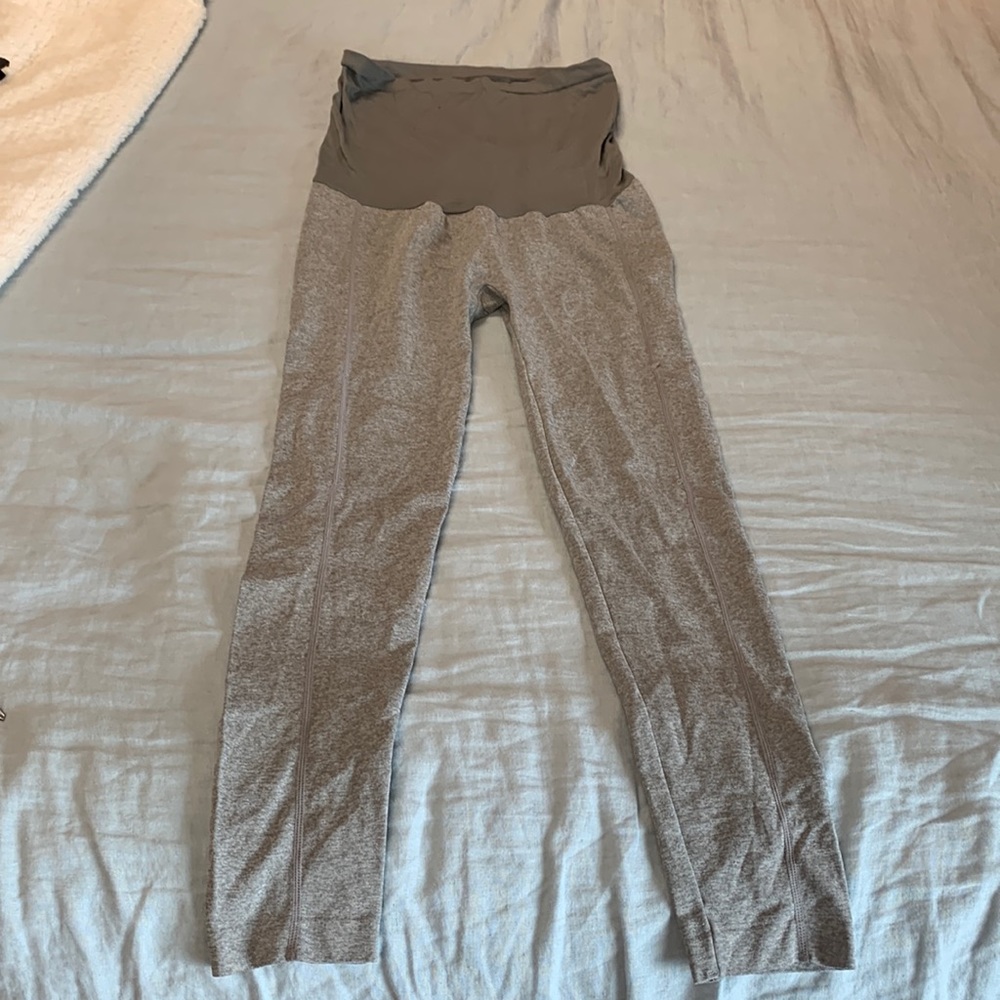 Sz medium maternity leggings